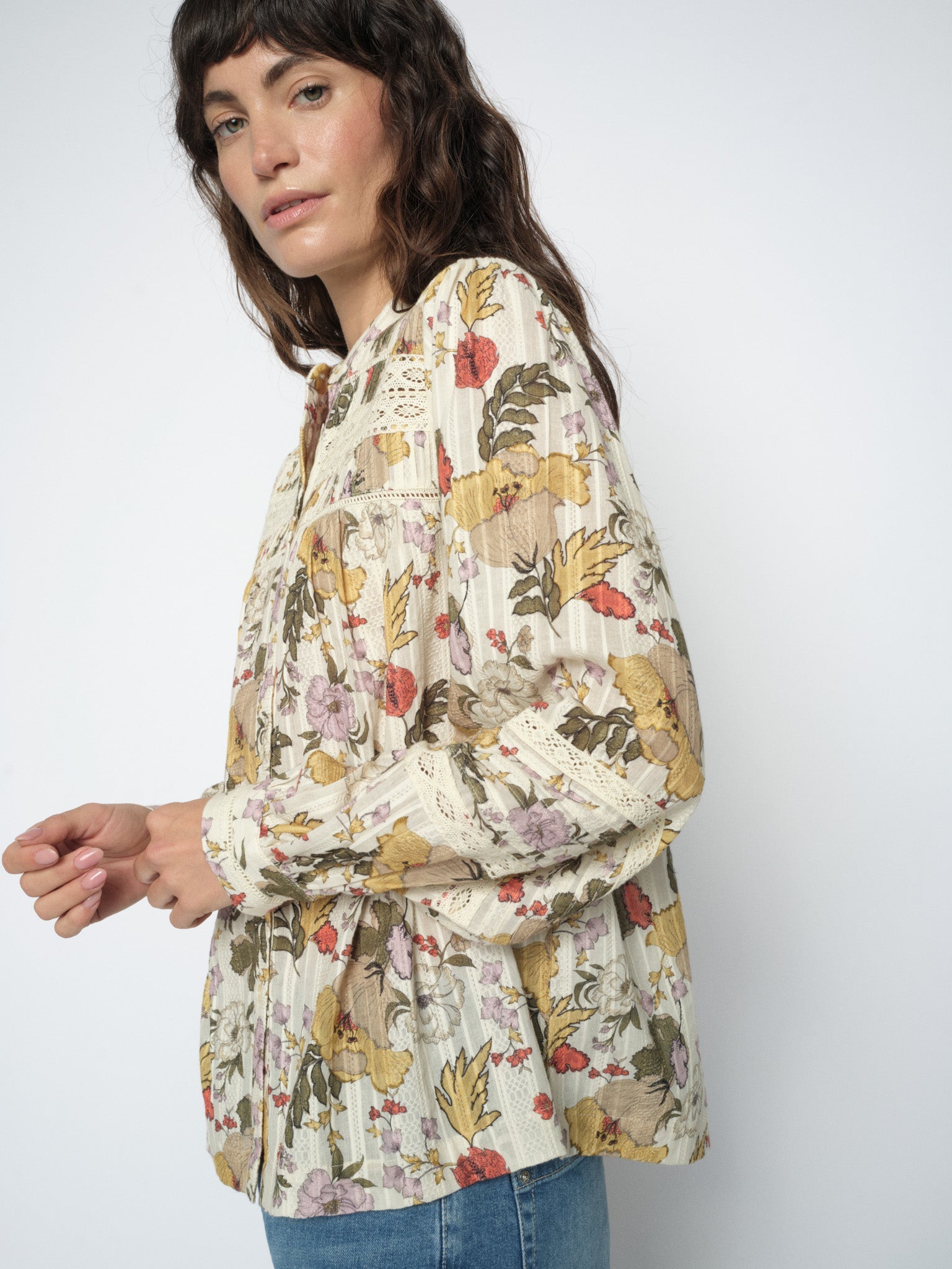 Modelshot / Ecru / Detail